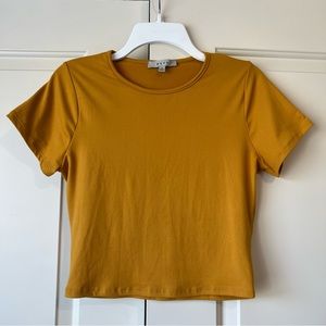 Gaze Mustard Yellow Short Sleeve Crop Top Medium